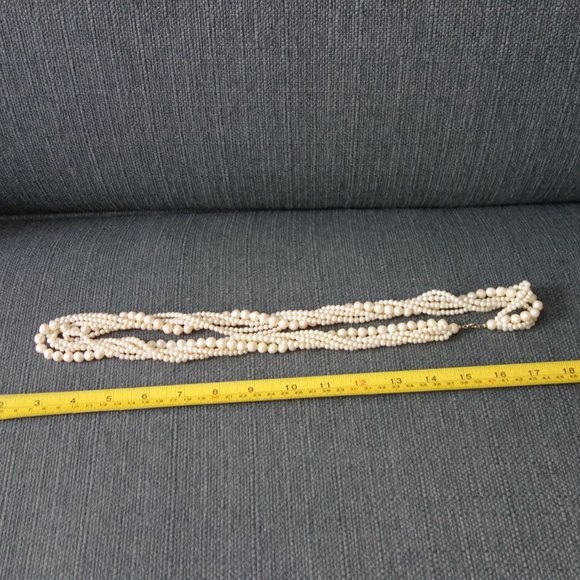 Pearl Necklace - Picture 5 of 7